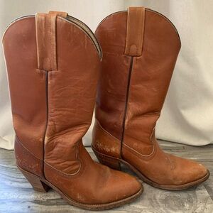 FRYE AND CO. Tan Leather Heeled Boots